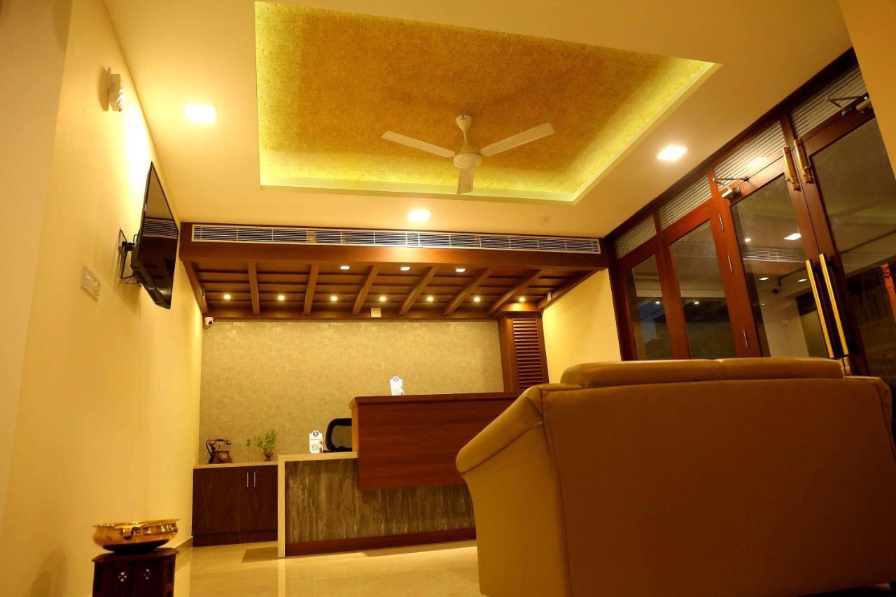 Kira Palace Residency Kochi Exterior foto