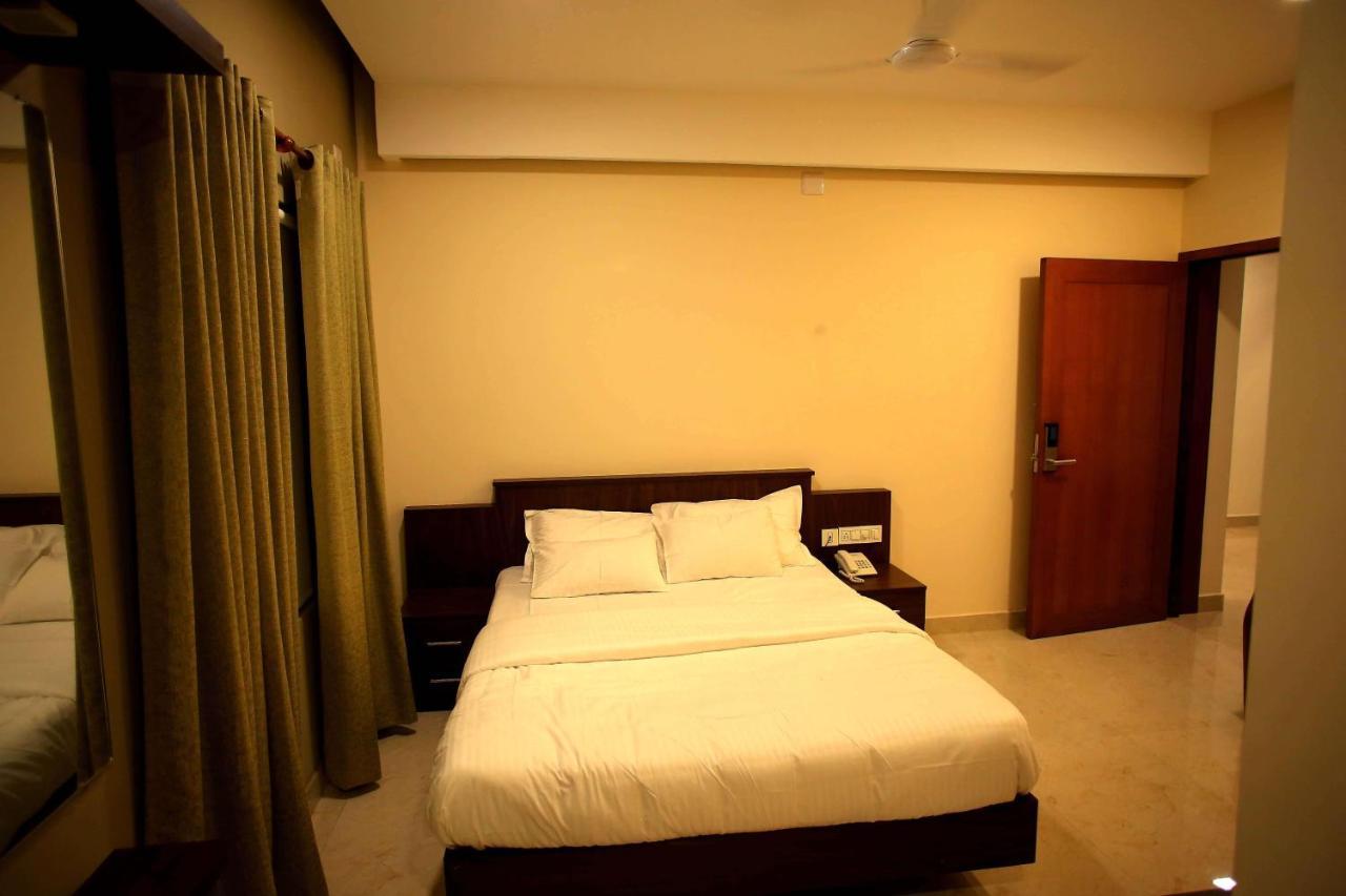 Kira Palace Residency Kochi Exterior foto