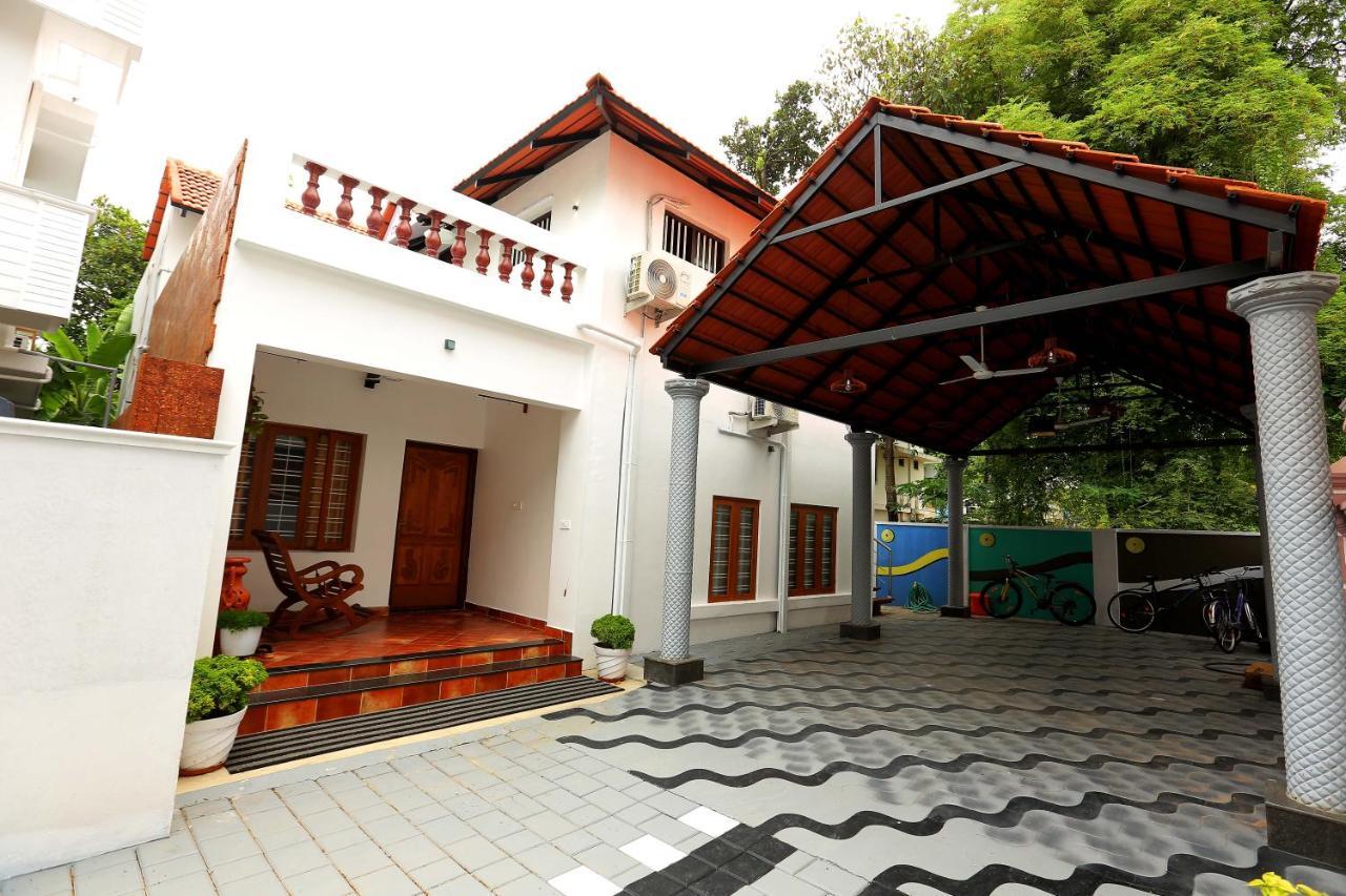 Kira Palace Residency Kochi Exterior foto