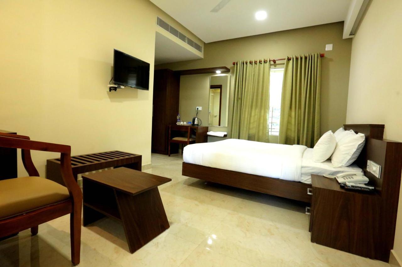 Kira Palace Residency Kochi Exterior foto