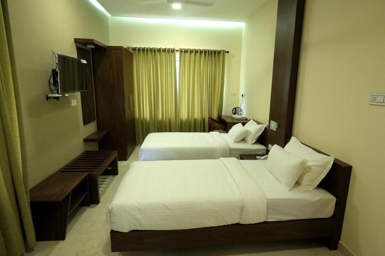 Kira Palace Residency Kochi Exterior foto